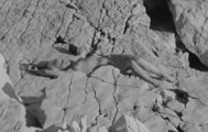 Elke Sommer nude in Verführung am Meer
