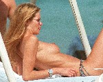 Elle Macpherson nude in Topless sunbathing