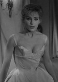 Estella Blain nude in Des femmes disparaissent