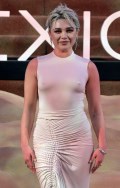 Florence Pugh in see  through
