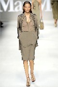Mélodie Dagault in Ready To Wear Fashion Show