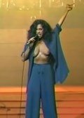Gal Costa nude in O Sorriso do Gato de Alice
