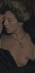 Guenda Goria nude in Il racconto dei racconti