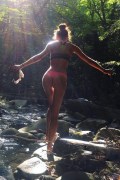 Kelly Gale in Instagram