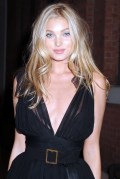 Elsa Hosk in Paparazzi