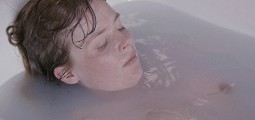 Isabelle Carre in Le refuge