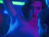 Janet Anderson nude in Last King of the Cross