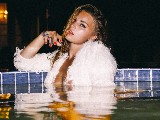 Jennifer Akerman nude in Galore