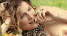 Laetitia Casta nude in Nés en 68