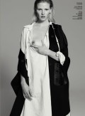 Lara Stone nude in V