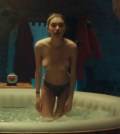 Leonie Dahan-Lamort nude in Tout fout le camp