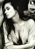 Maria Grazia Cucinotta in Moda