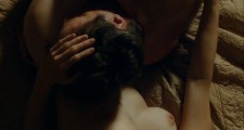 Marie-Josée Croze nude in Je l'aimais