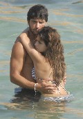 Mónica Cruz in bikini at the beach