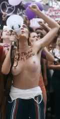 Nina Tomsic nude in Filhas de Eva
