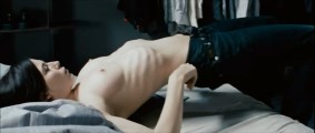 Nora von Waldstätten nude in Schwerkraft