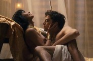 Pegah Ferydoni nude in "Frauen, die Geschichte machten"