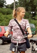 Sabrina Rattey in Eine schräge Familie