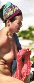 Sonia Amoruso nude in Topless sunbathing