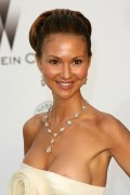 Svetlana Metkina nude in Nip slip