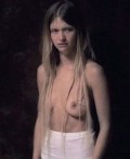 Syama Rayner nude in La terra delle donne