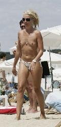 Tamara Beckwith nude in Topless sunbathing