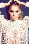 Tori Praver in Marie Claire AR