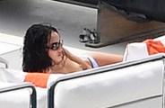 Zöe Kravitz nude in topless