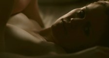 Anna Paquin nude in "Bellevue"
