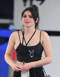 Ariel Winter nude in Nip slip