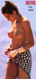 Elsa Anka nude in topless at the beach