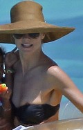 Heidi Klum nude in Nip slip