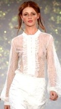 Cintia Dicker in Catwalk