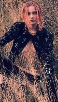 Zippora Seven in L'Official NL