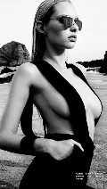 Dioni Tabbers nude in Vaga