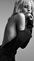 Heidi Mount nude in V