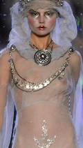 Magdalena Frackowiak in Catwalk