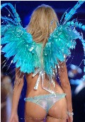 Karolina Kurkova nude in Sexy "Ass" Runway photo's