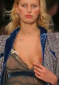 Karolina Kurkova nude in catwalk oops