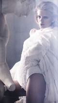 Bregje Heinen in Tush