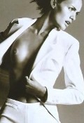 Amber Valletta nude in Unknown