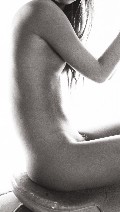 Devon Aoki nude in Dutch