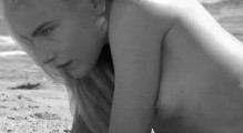 Dree Hemingway nude in V