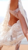 Miranda Kerr in upskirt