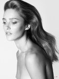Karmen Pedaru nude in Vogue TR