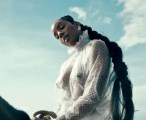 Kelly Rowland in Coffee