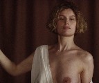 Laetitia Casta nude in La jeune fille et les loups