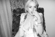 Lindsay Lohan nude in photo shoot