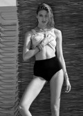Martha Hunt in PHOTO FR