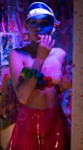 Miley Cyrus nude in Plastik